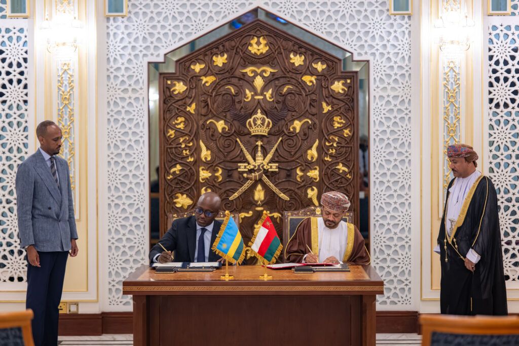U Rwanda na Oman byasinyanye amasezerano 8 agamije kwagura ubufatanye