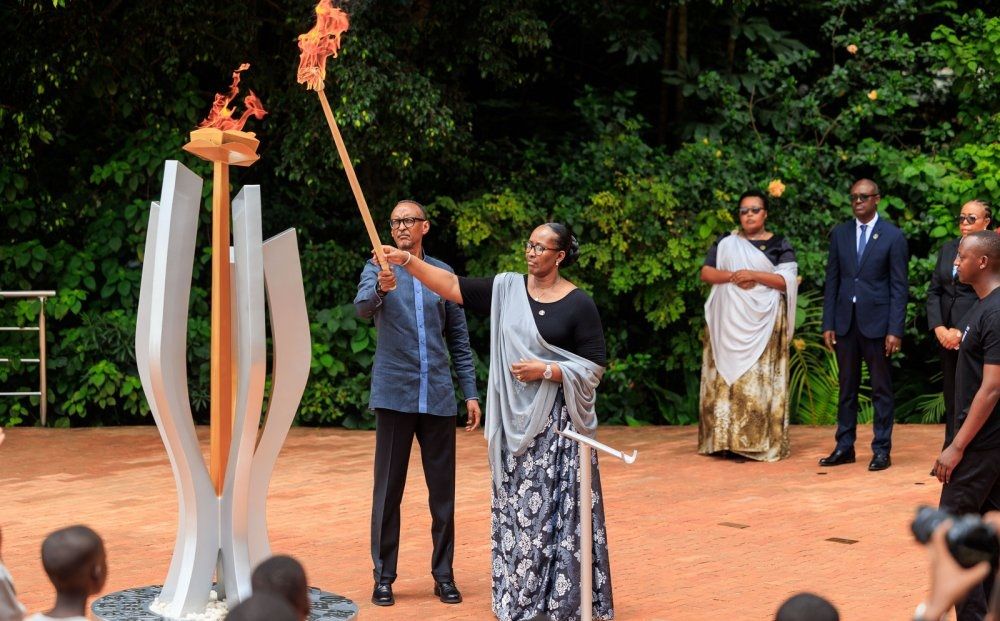 Kwibuka31: Perezida Kagame na Madamu Jeannette Kagame bacanye urumuri rw’icyizere