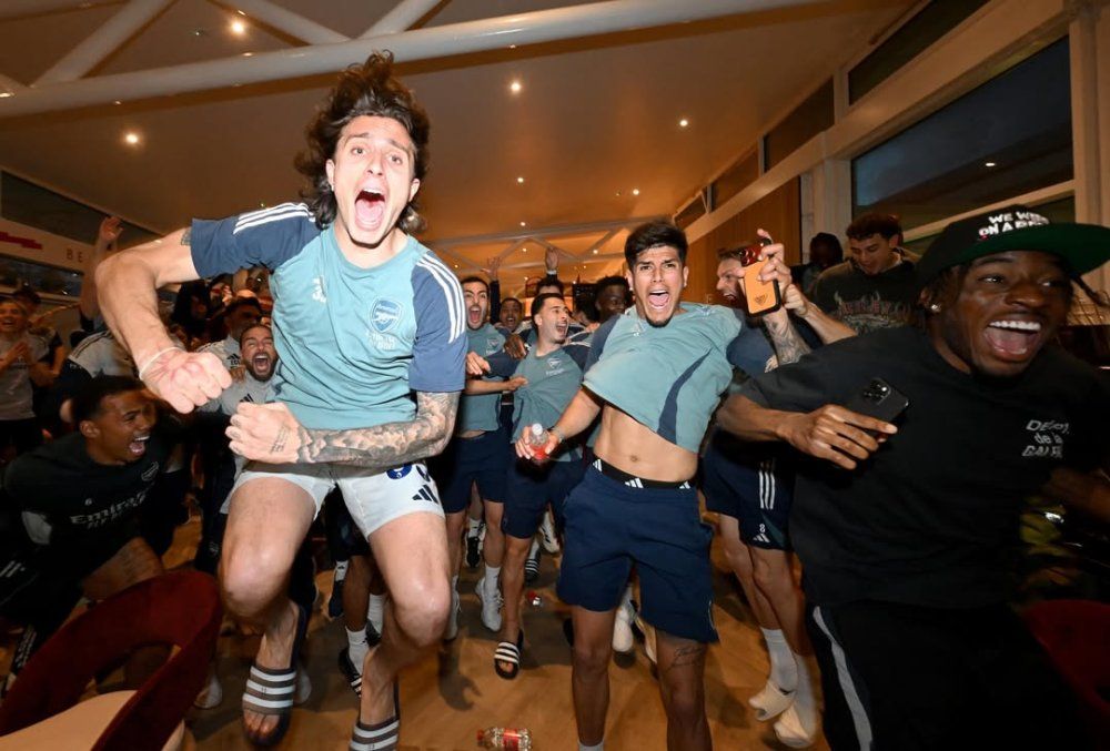 let_the_celebrations_begin_arsenal_2_-f5f7d.jpg