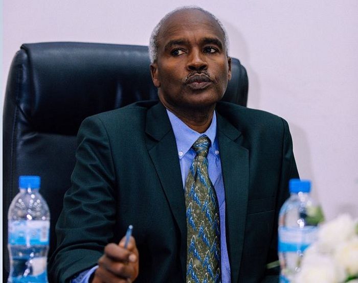 Senateri Dr. Charles Muligande yasabye Leta guca urusimbi nk’uko yaciye ibyuma